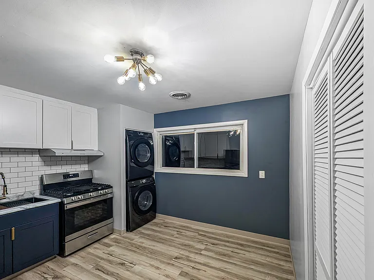 1803 Putnam St — Photo 11