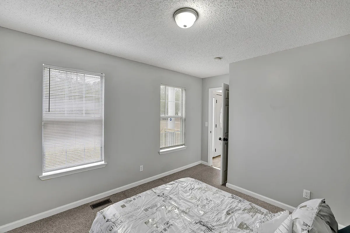 Building Photo - 6105 County Road 11 #E
