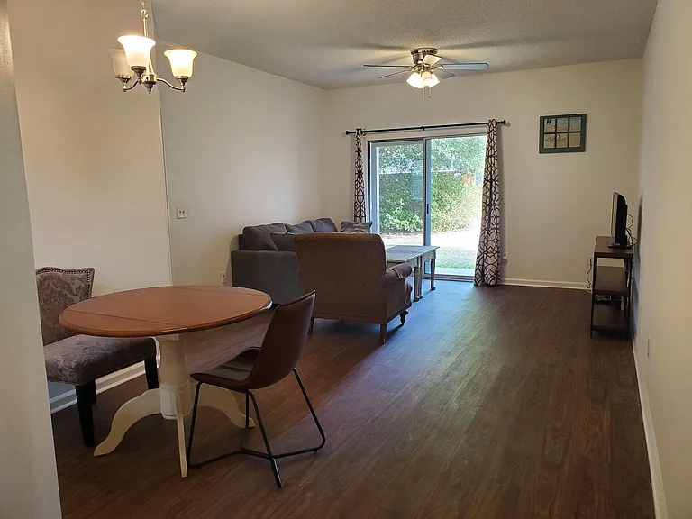 4220 Wilshire Blvd #105-C — Photo 19