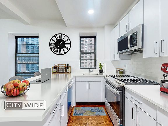 5th image of 145 W 55th St APT 14A