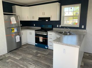 80 4th St, Lothian, MD 20711