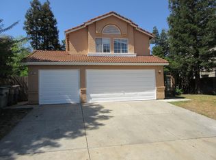 993 E Edgemont Dr, Fresno, CA 93720