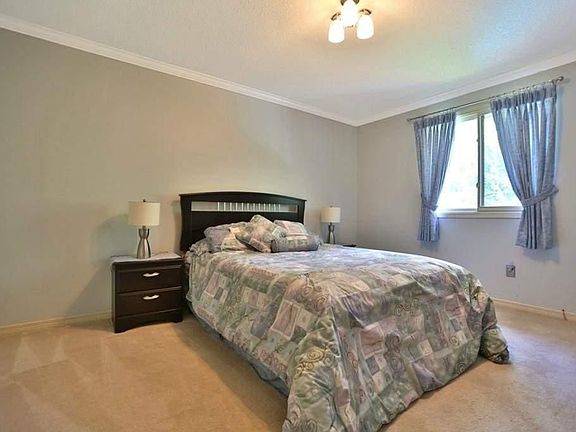 5th image of 403 Northwood Dr
