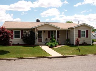 303 Alpha Ave, Wind Gap, PA 18091