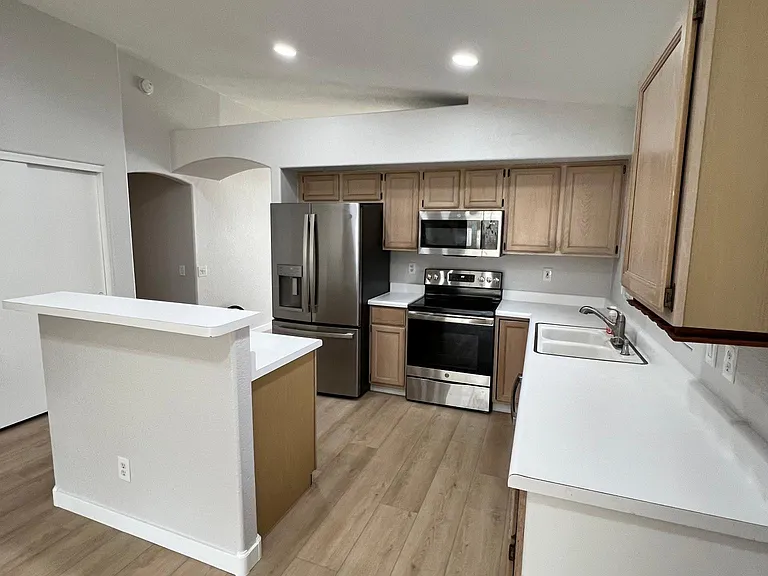 149 W Gary Way — Photo 5