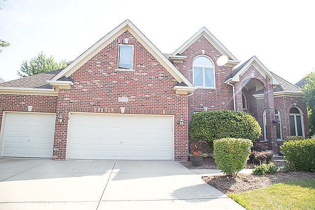 1st image of 777 W Thornwood Dr
