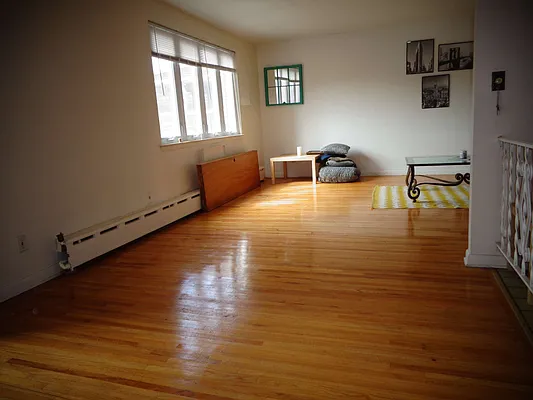 Rented by Zikos Realty Services | media 6