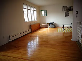 Rented by Zikos Realty Services