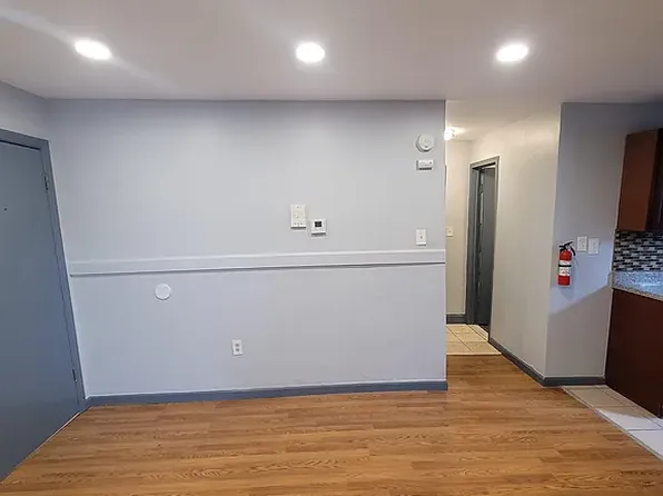 44 4th St #F, Elizabethport, NJ 07206