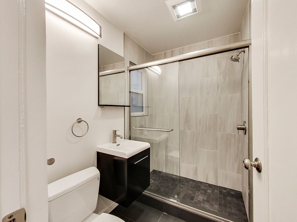 1st image of 1415 Clay St APT 1