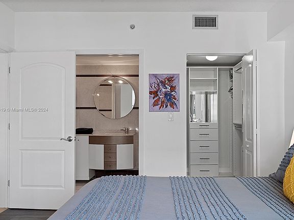 5th image of 110 Washington Ave APT 1714