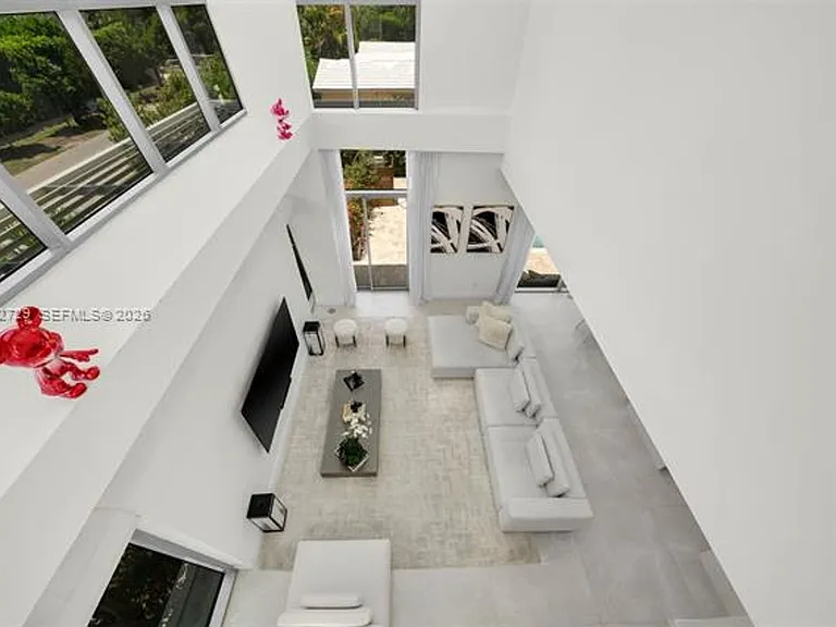 1201 W 47th St — Photo 15