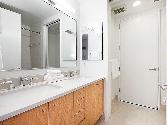 5th image of 200 W 67th St #15G*