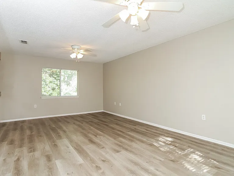6803 Highland Blfs — Photo 9