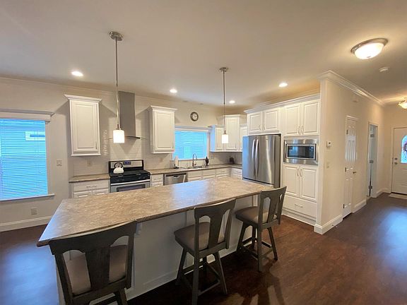 4th image of 1436 Equestrian Dr