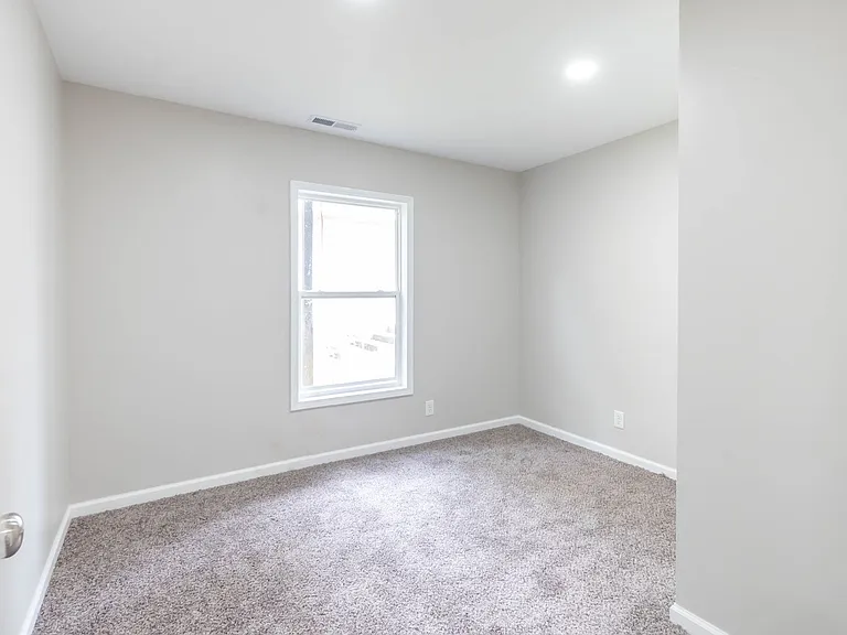 59 W Center St — Photo 16