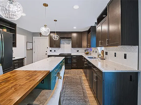 3 bed, 1872 sqft, $2,500 — Photo 4