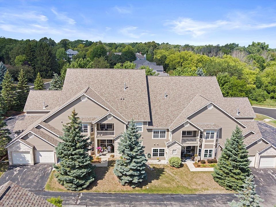 1st image of W159N4878 Graysland DRIVE