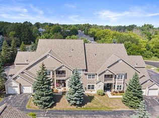 W159N4878 Graysland Dr, Menomonee Falls, WI 53051
