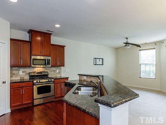 4th image of 1307 Nicklaus Dr