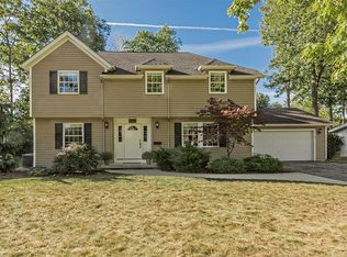 5316 Chickadee Ln, Lyndhurst, OH 44124
