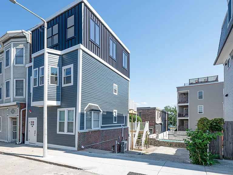 465 E 8th St #1 — Photo 24