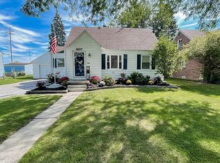 1607 Glenross Blvd, Oregon, OH 43616