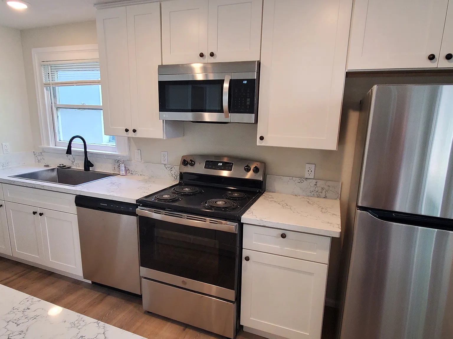 2 bed, 1100 sqft, $2,495 — Photo 3