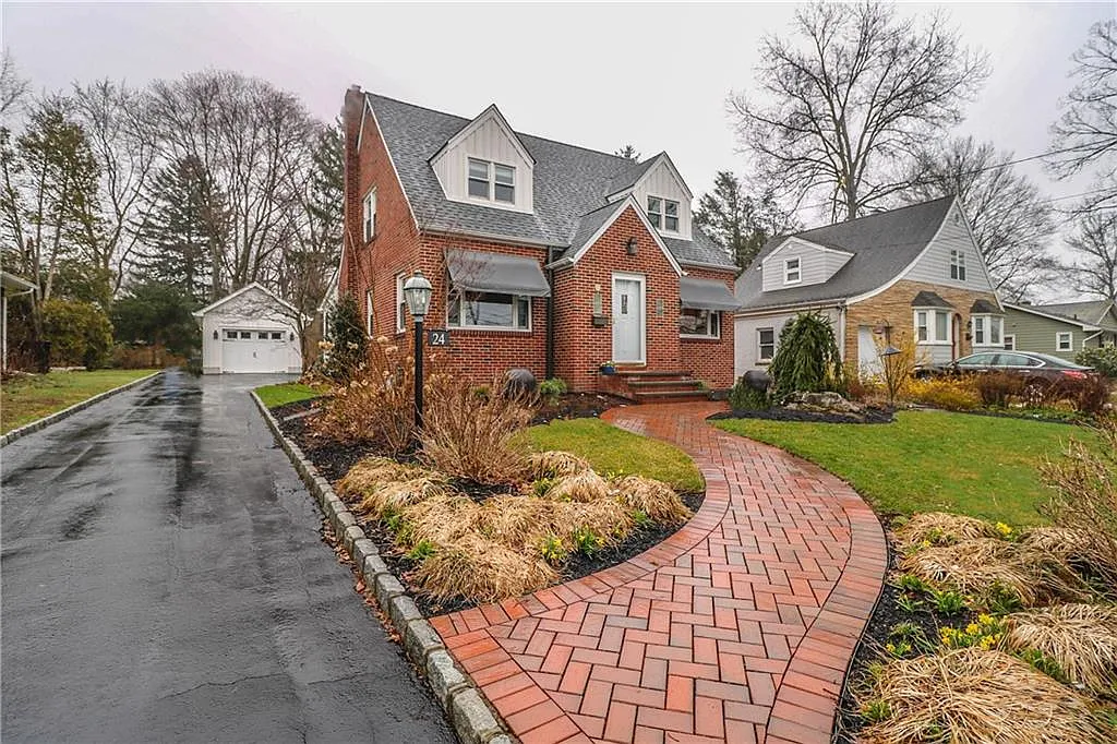 24 Ross Ave photo 1