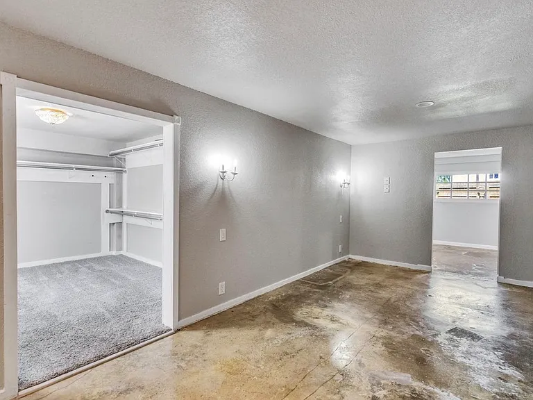 231 Dehart St #1 — Photo 16