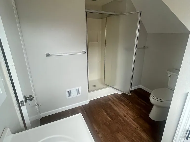 147 Meade Ave - (06120) — Photo 13