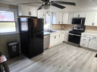 150 S 4th St, Patterson, IA 50218