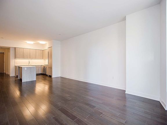 4th image of 318 Main St Unit 2B