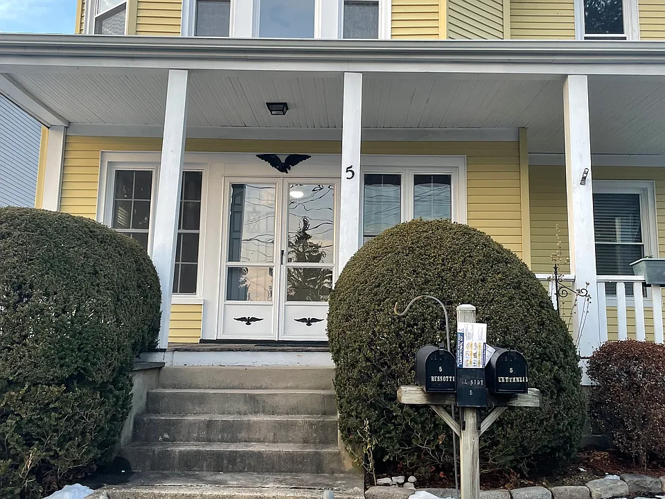 5 Home St #1