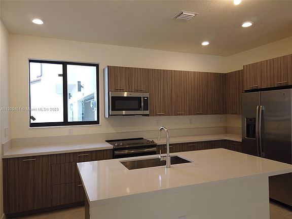 5th image of 4675 NW 84th Ave #0
