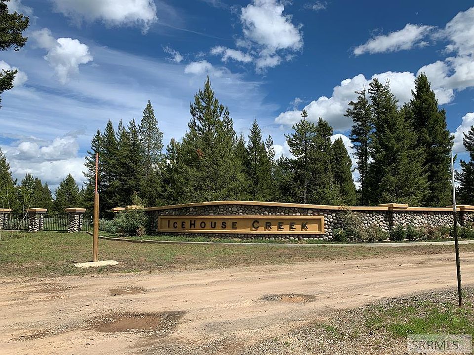 1st image of 2831 NE Sagehen Dr