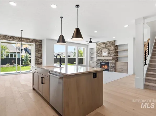 5869 Pinpoint Way, Meridian, ID 83642