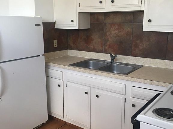 5th image of 1007 Montana Ave APT A