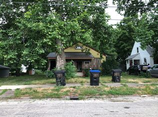 1409 1/2 W Grove St, Bloomington, IL 61701