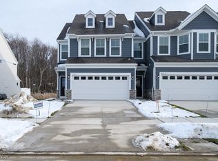 950-1 Memory Ln, Aurora, OH 44202