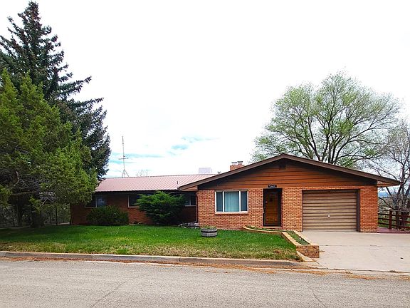 2nd image of 734 Canyon Dr