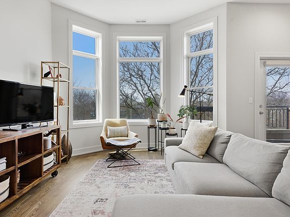 4th image of 1739 N Humboldt Blvd Unit 3S