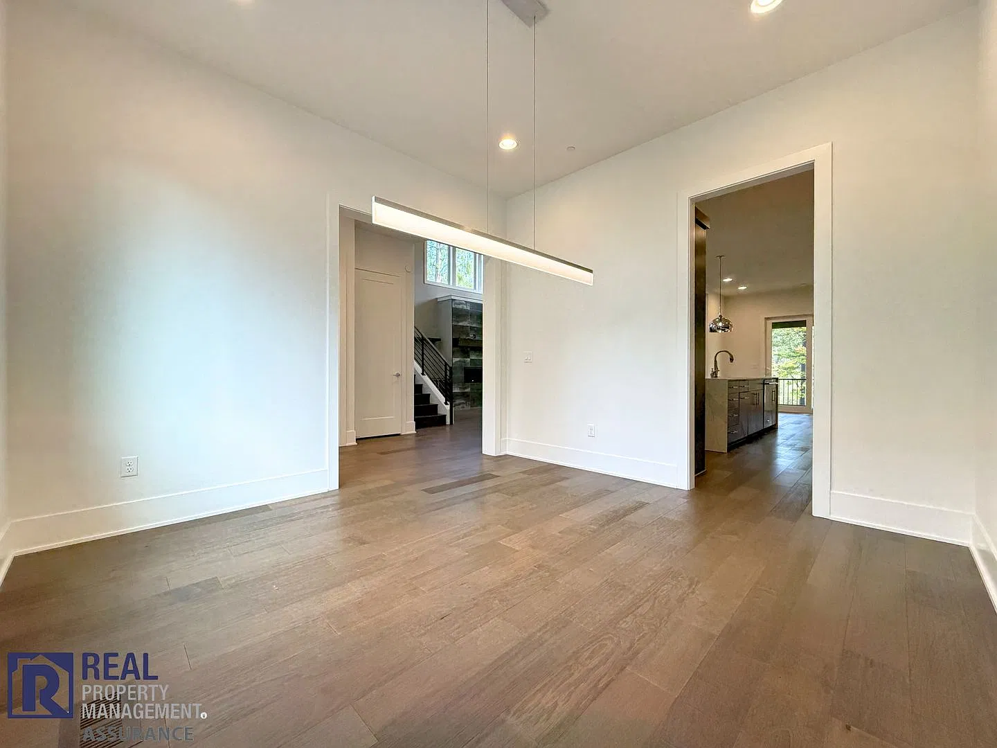 Stunning SW Portland 5BR/3BA Home - Main-Floor Bed & Bath, 3-Car Garage & Fenced Yard — Photo 3