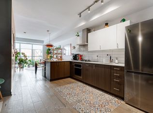 38 Howard Park Ave #222, Toronto, ON M6R 0A7