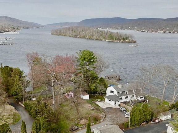 2nd image of 165 Lakeside Rd
