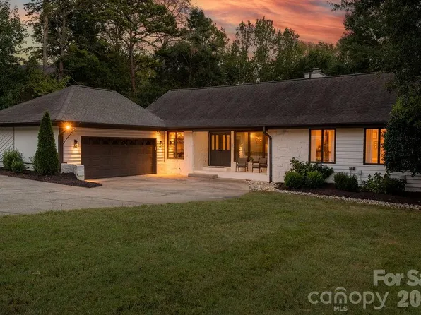 3525 Windbluff Dr, Charlotte, NC 28277
