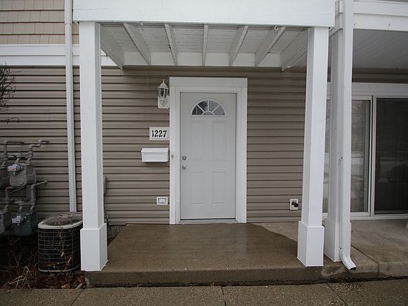 2nd image of 1227 Elder Ct #1227