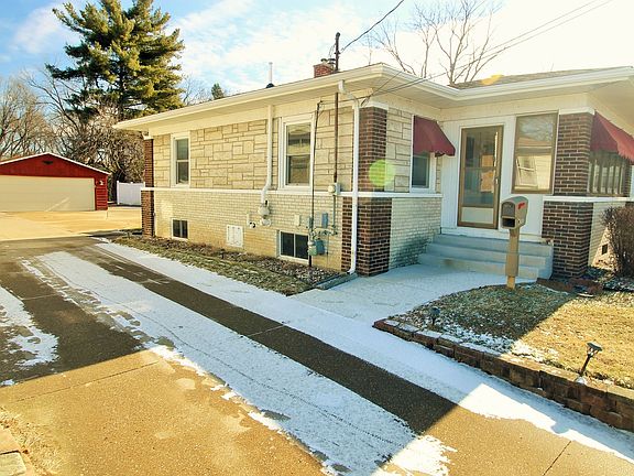 3rd image of 2218 3rd St