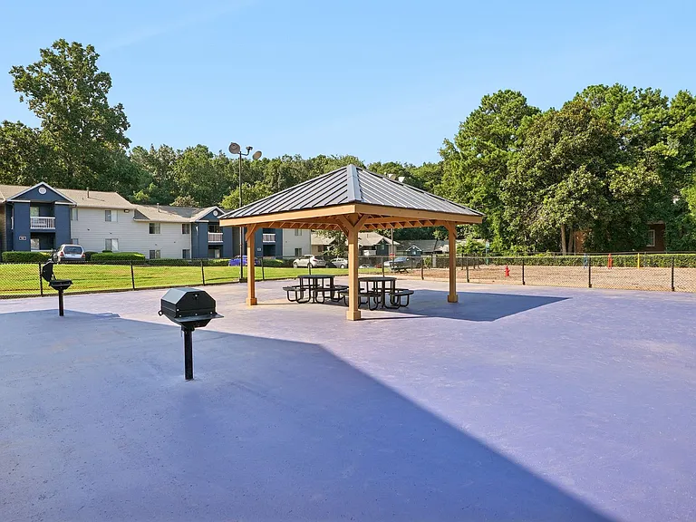 Dunwoody Pointe — Photo 24