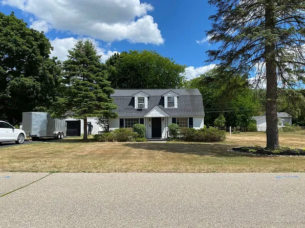 406 N Washington St, Lake Orion, MI 48362